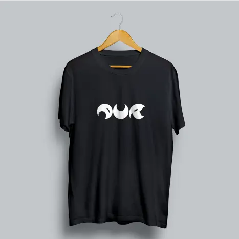 Dur logotipoarekin t-shirt